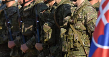 Návšteva nadrotmajstra Petra Knižku z 5. pluku špeciálneho určenia (KVaKP)